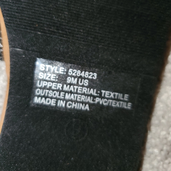 NWOT BLACK MESH SANDALS - Picture 4 of 4